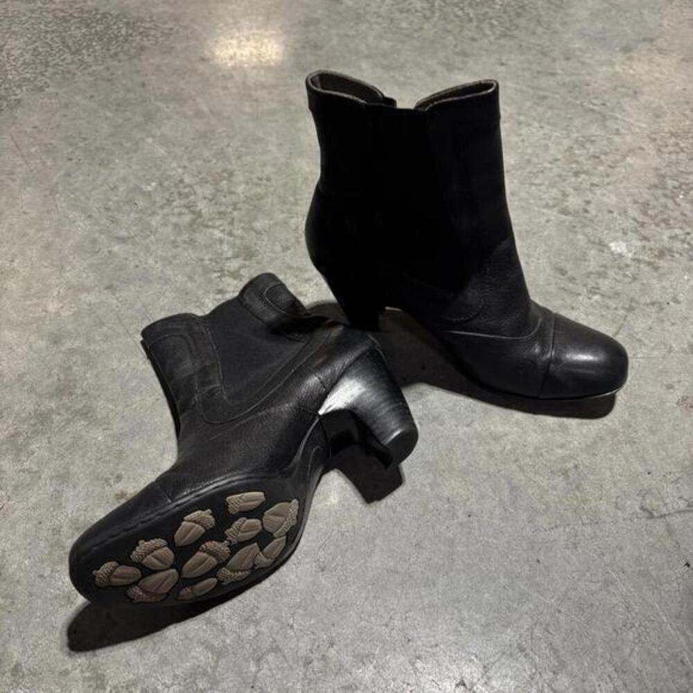 Vintage Euro Fall Leather Cottage Black Acorn Print Heeled Boots Born Crown Sz 8